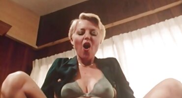 phim sex pi tien Anh ta tung ra một cú đánh xnxx mbbg sâu mà không bị nôn mửa.